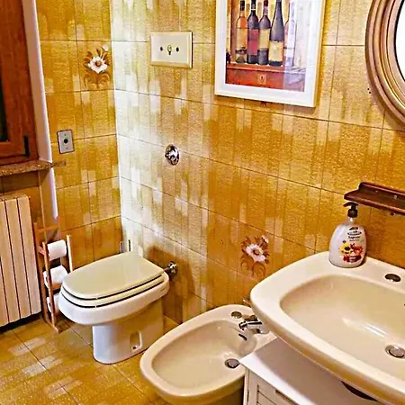 Flybgy Guest house *